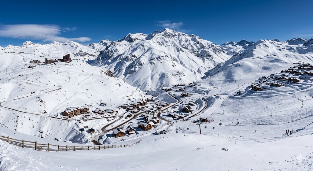 Farellones: Te invitamos a vivir una experiencia mágica en la montaña disfrutando de su belleza y su entorno disfrutando de la nieve y de centros valle nevado la parva y farellones tour panorámico.